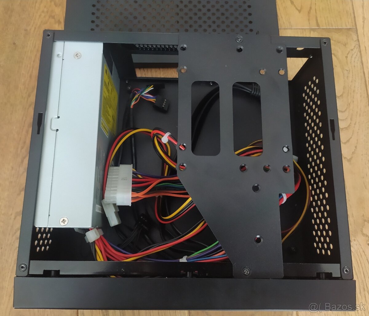 Mini ITX skrin SKTC A09P + 200W Flex ATX - 4