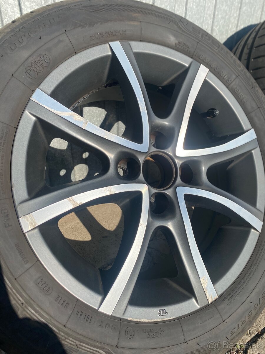 Ponúkam letné pneu DANLOP na diskoch MAK - 4