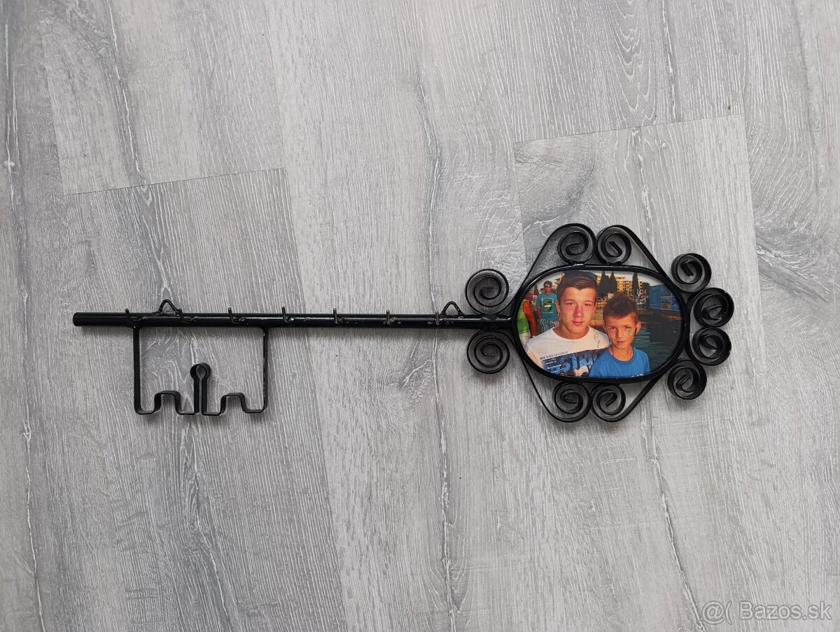 Kovový vešiak na kľúče - 4