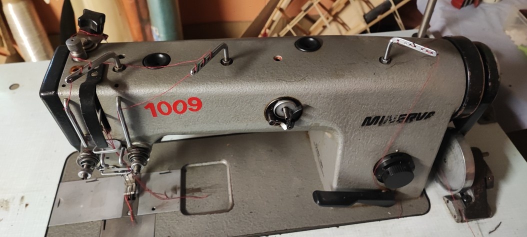 Šijací stroj Minerva dvojihlovka - 4