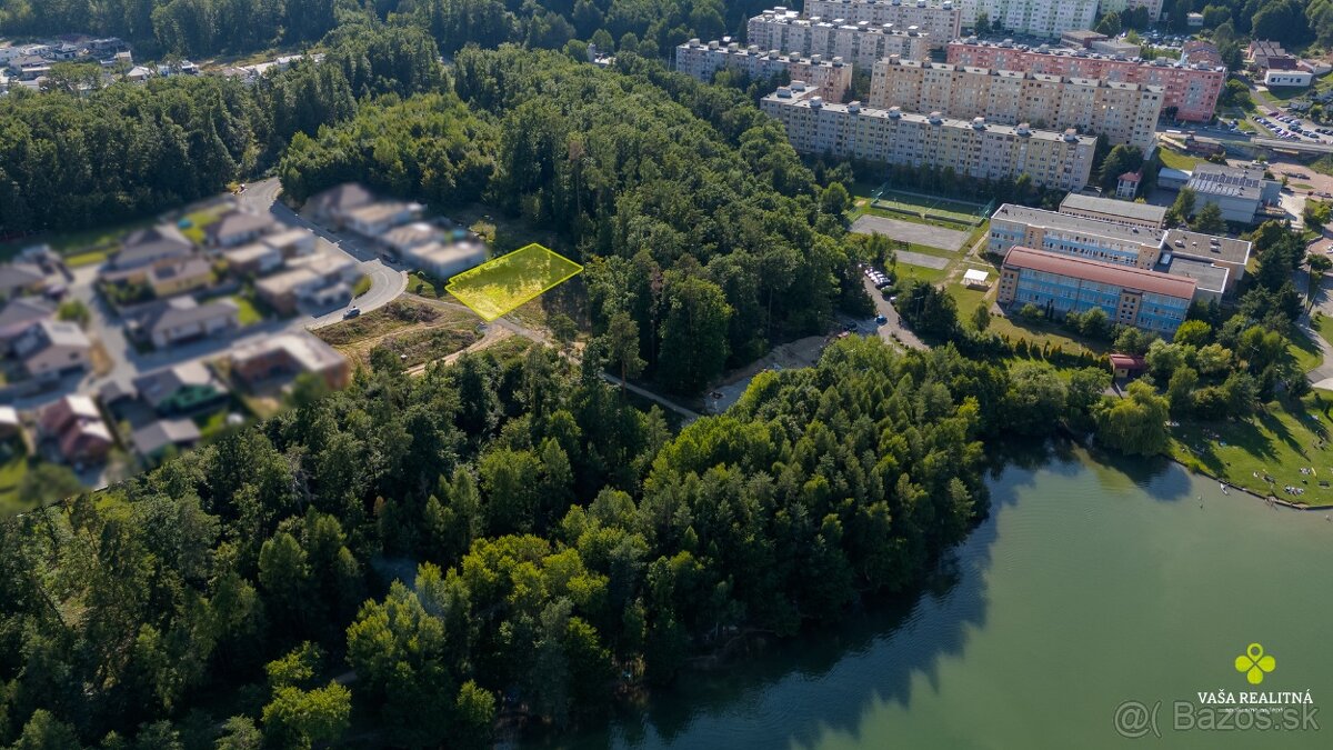 KRÁSNY POZEMOK SO STAVEBNÝM POVOLENÍM, 701 m2 - OBORA 1 - 4