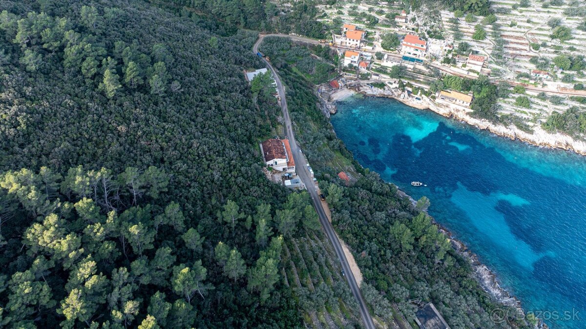 Pozemok s výhľadom na more a súkromným lesom – jedinečná kom - 4