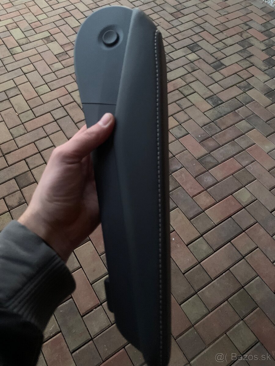 Loketní opěrka VW T7 Multivan - 4