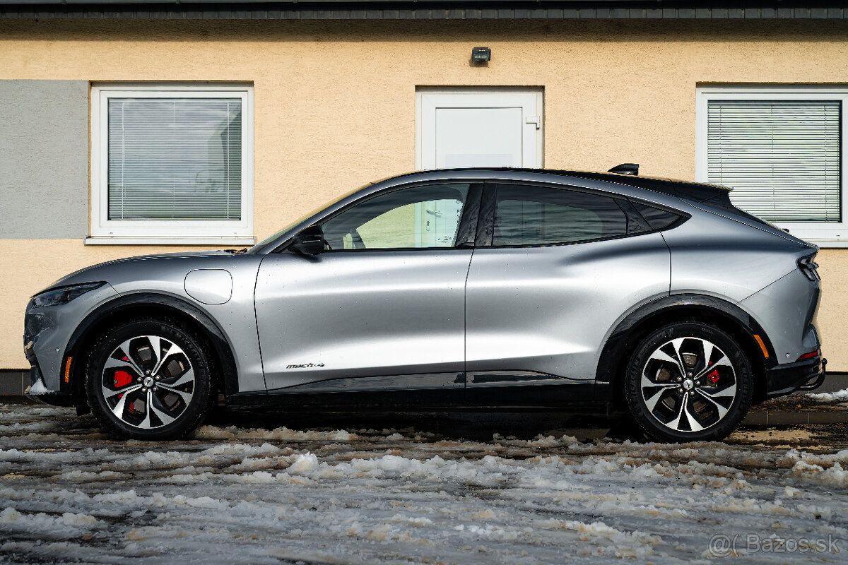 Ford Mustang Mach-E 75,7kWh AWD STD - 4