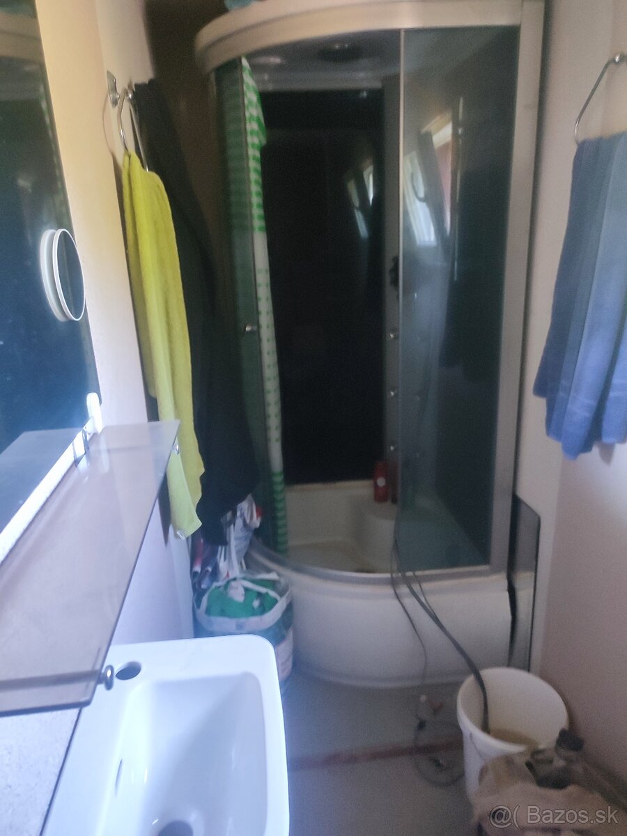 Záhrada s chatou - 4