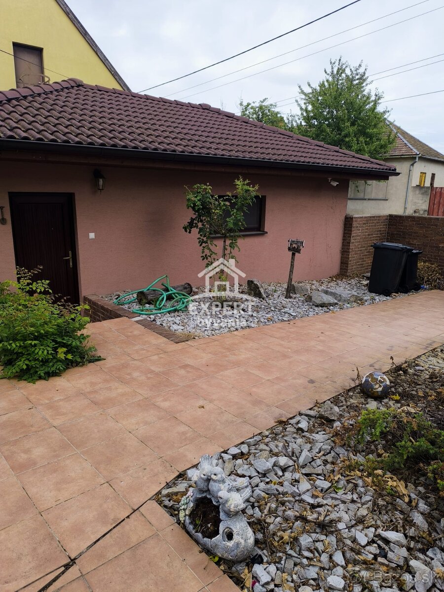 Rodinný dom s bazénom 10 min. od Levíc - 4