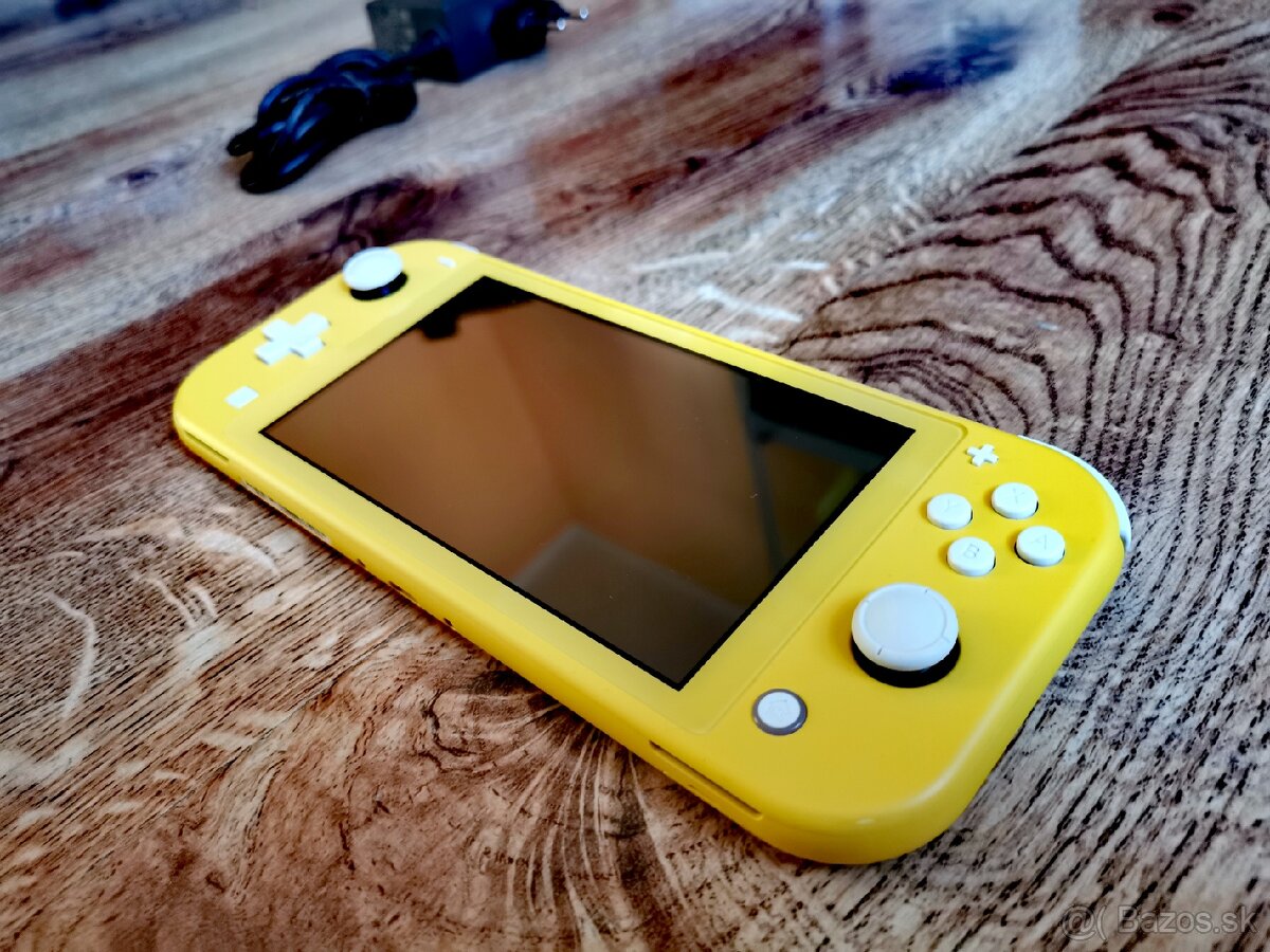 Nintendo Switch Lite - 4