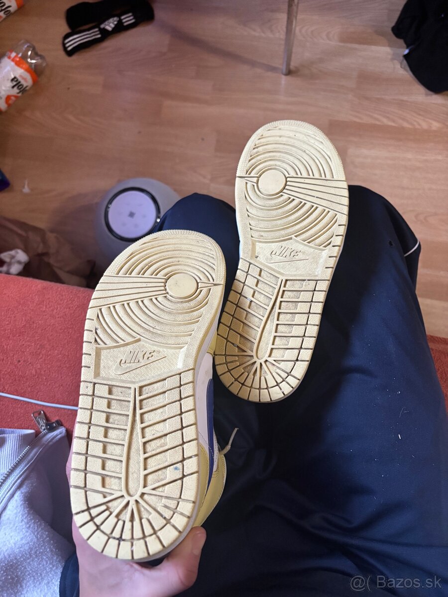 Jordan 1 Mid Lemon Wash Lapis - 4