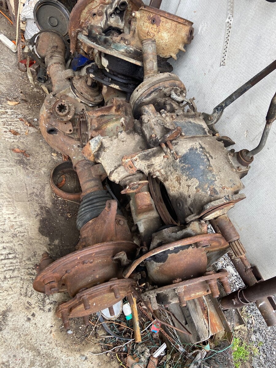 Nápravy a prevodovka PV3S - 4