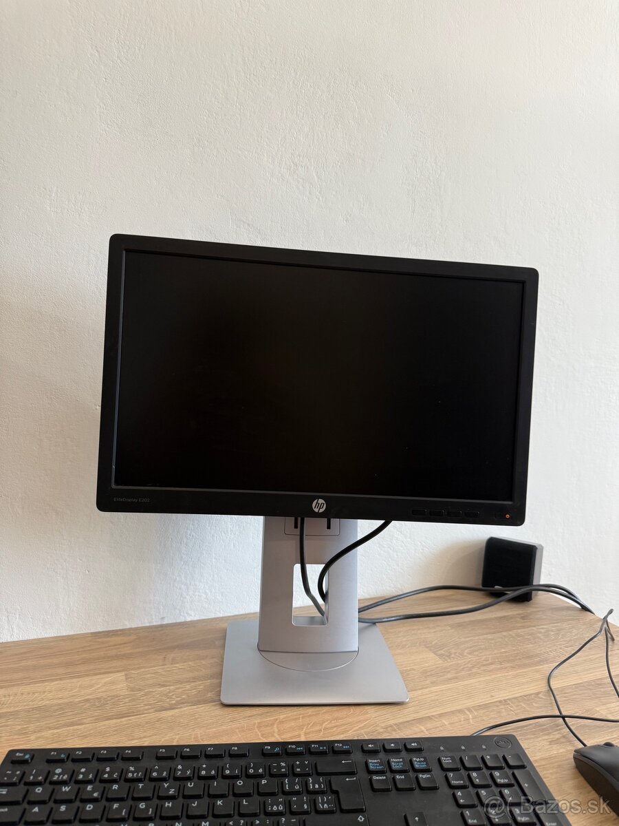 Dell Optiplex 3050 tower + monitor, i5, SSD, Win 10 Pro - 4