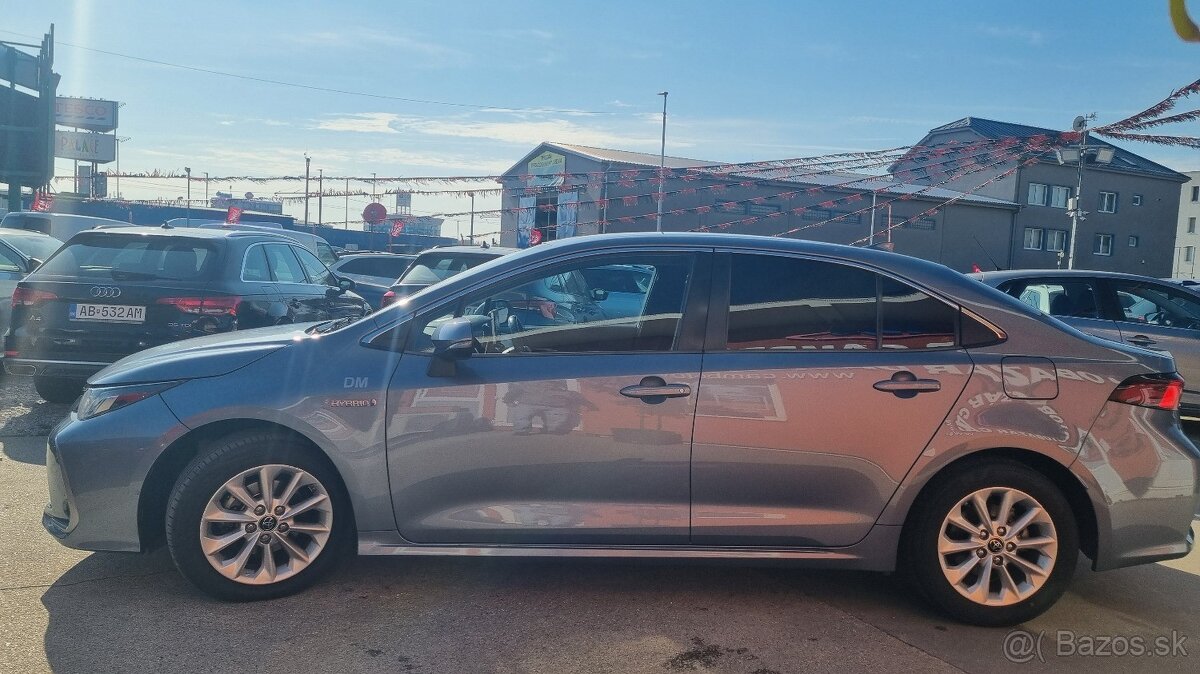 Toyota Corolla sedan 1,8 hybrid Comfot Tech + Techpack 72KW - 4