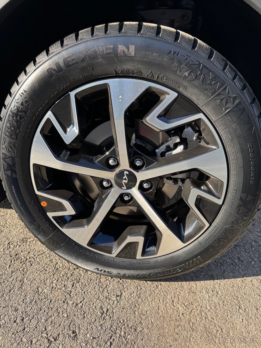 Predám zimné pneumatiky NEXEN Winguard Sport 2 SUV - 4