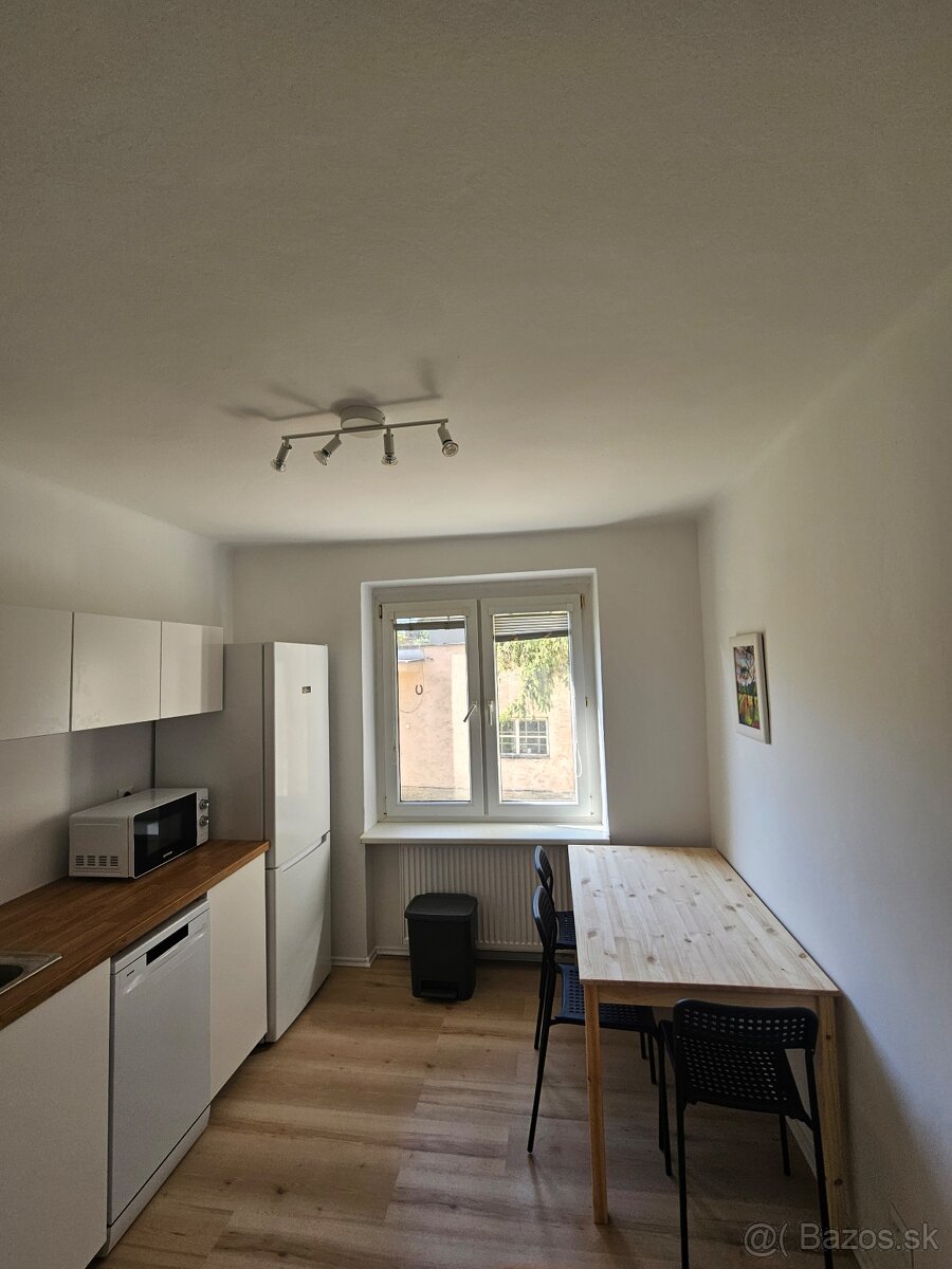 Izba pre 2 osoby: Ubytovanie Centrum - v centre mesta Sereď - 4