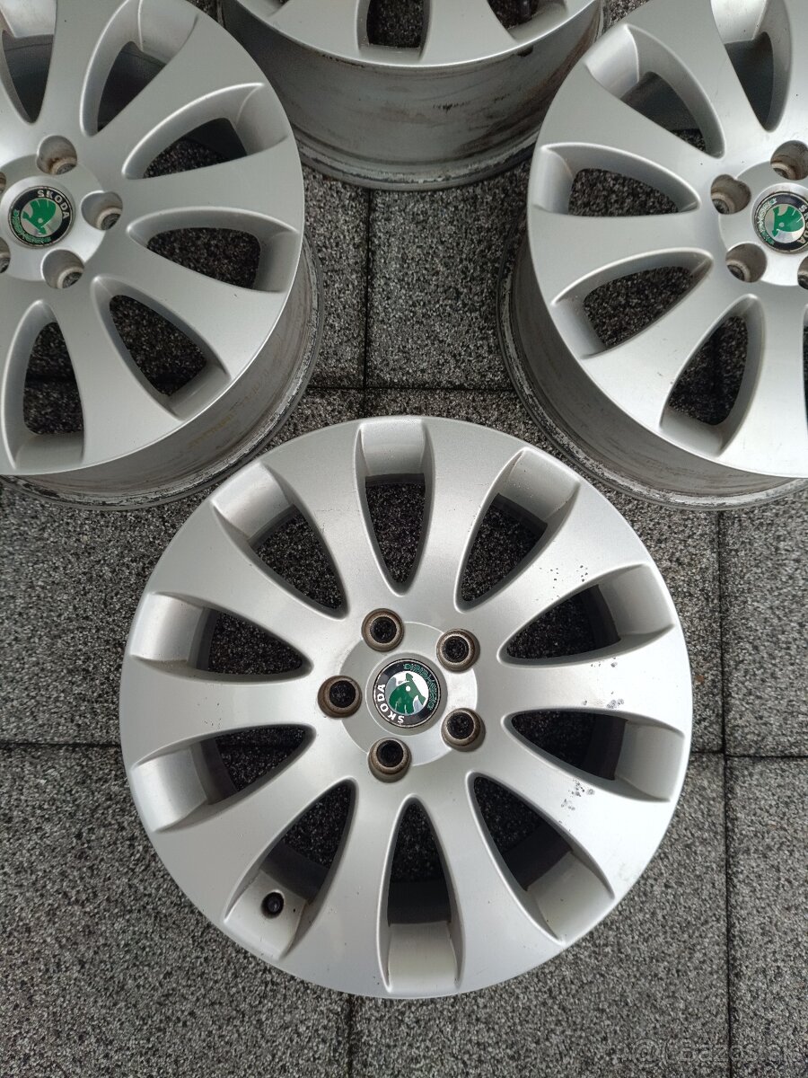 ✅5x112 R17 Venus - 4