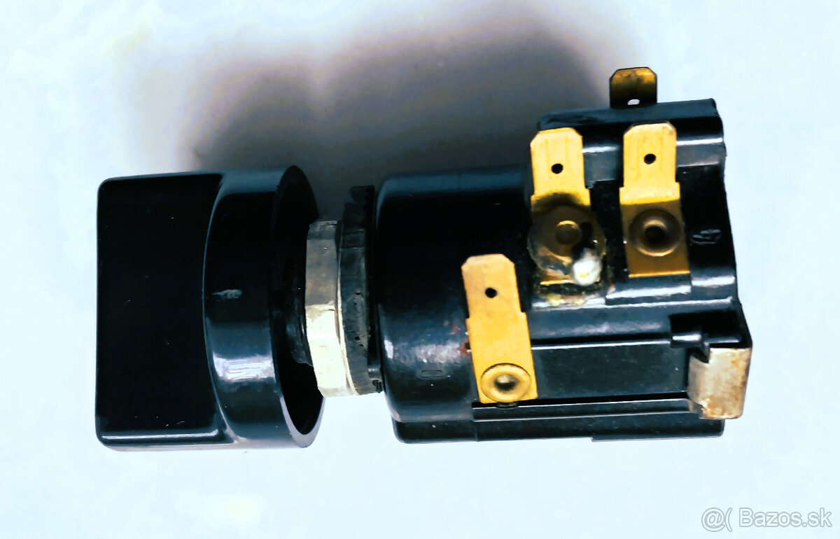 Predám spínač výtražných svetiel na Škodu - 4