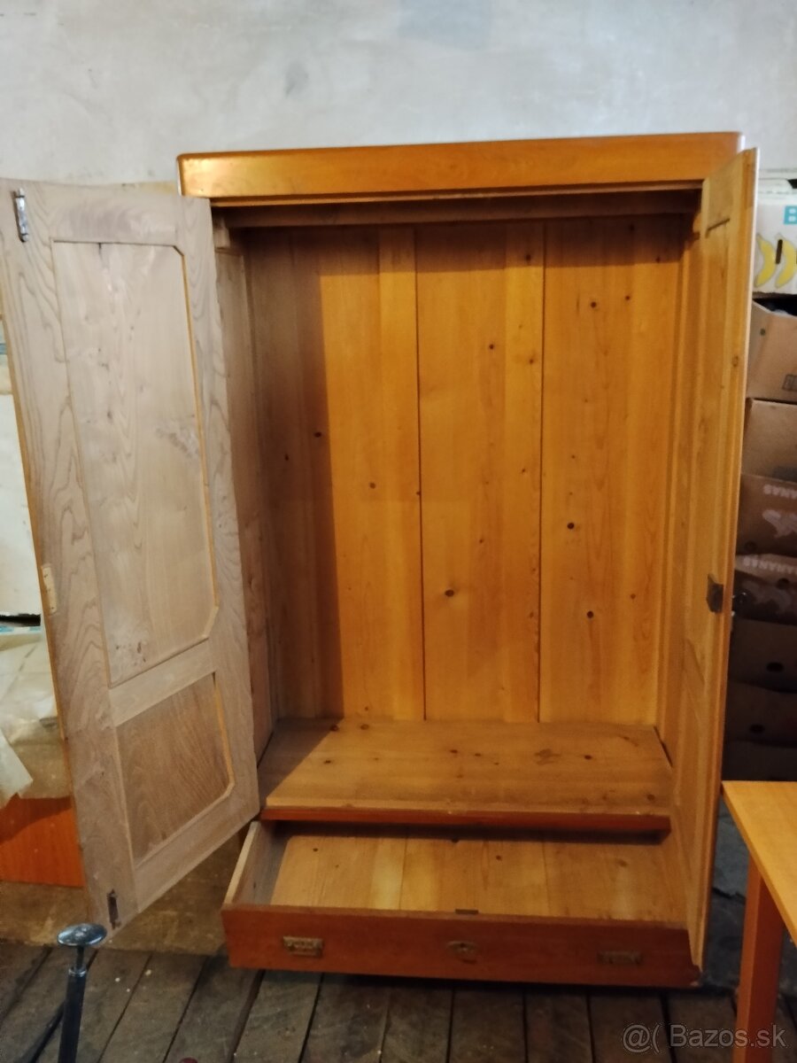 stará rustikálna skriňa - 4