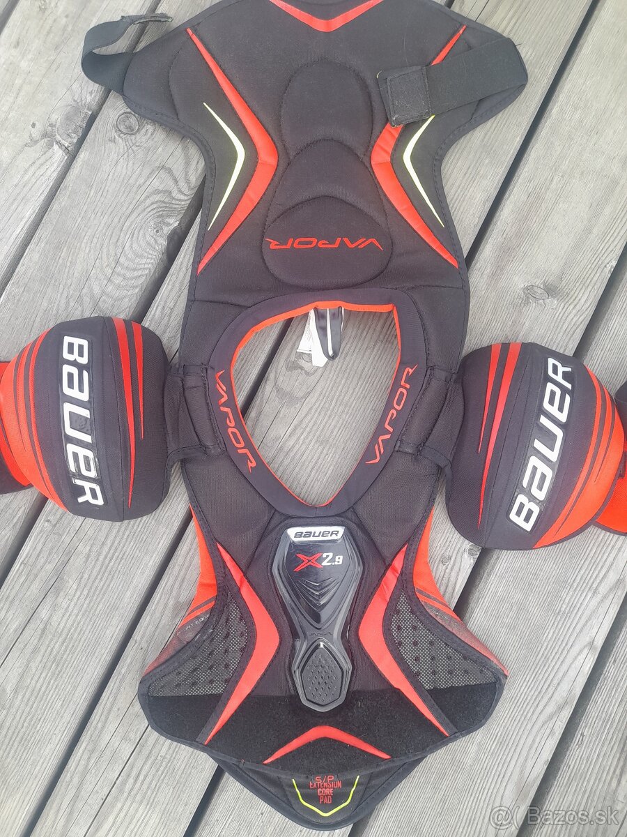 Hokejova vystroj - 4