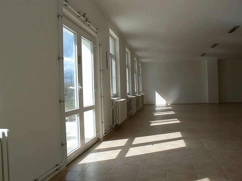 Prenájom budovy pre obchod a služby - 4