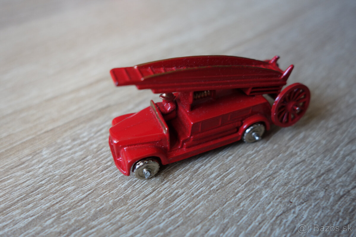 Kovový model hasičov Matchbox No. 9 Dennis Fire Engine - 4