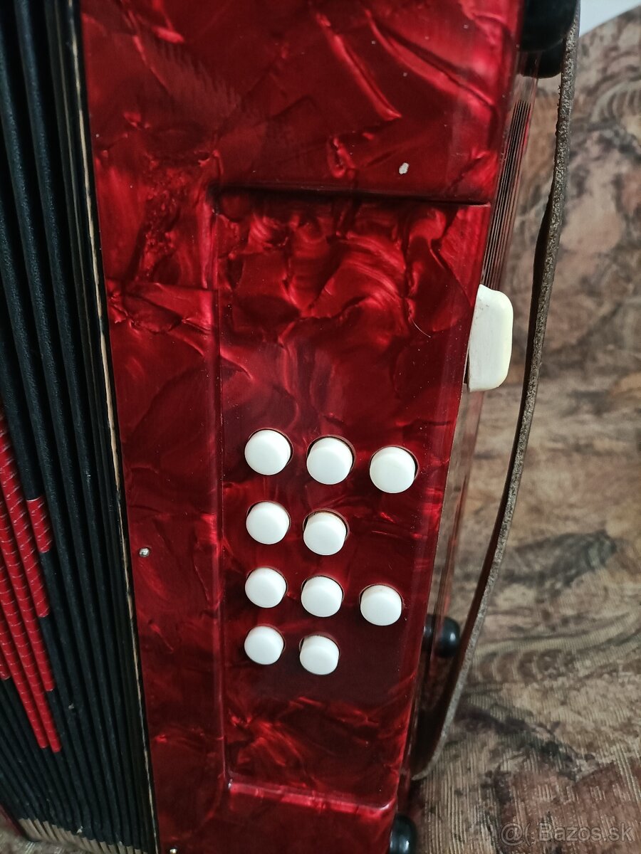 PREDÁM HELIGÓNKU - 4