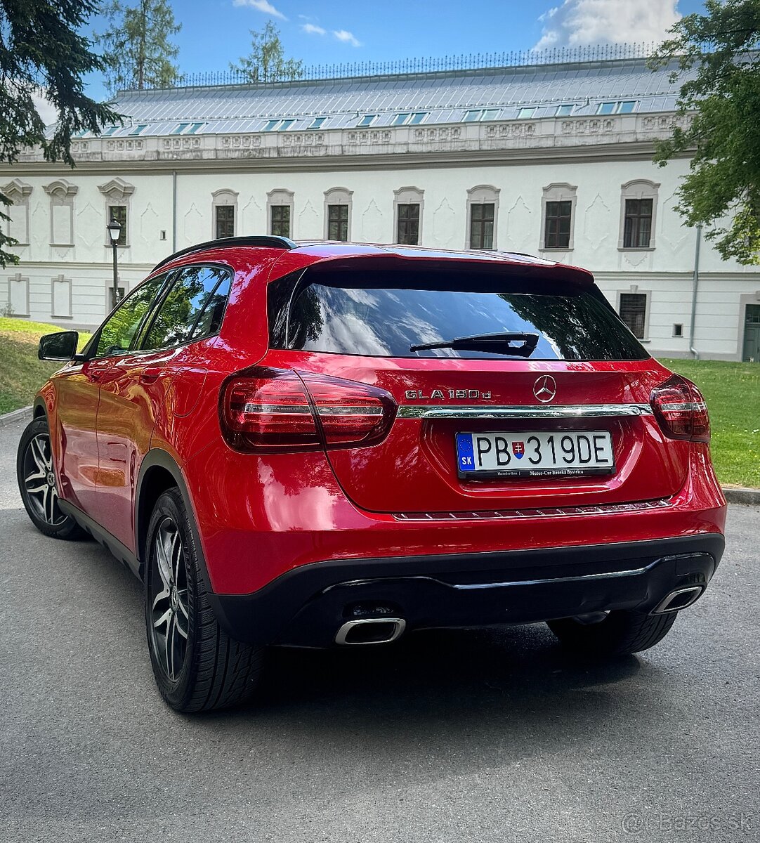MERCEDES-BENZ GLA 180d - 4