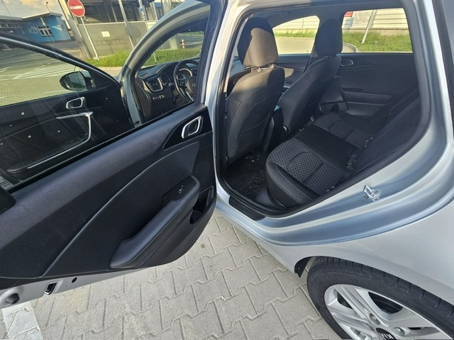 Predám KIA Cee’d Sporty Wagon 1.6 CRDi 136k Gold A/T - 4