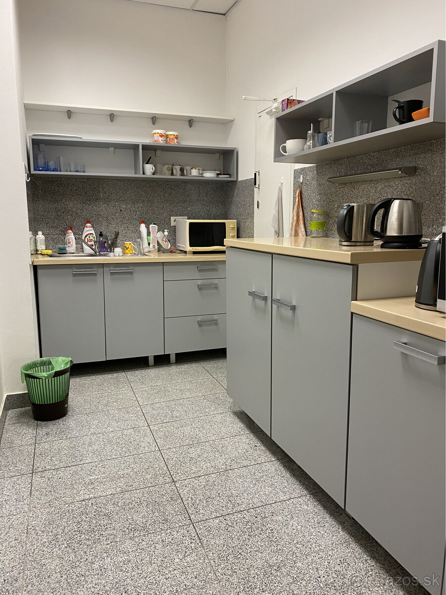 Kompaktná kancelária - 18 m2 v centre mesta - pri Auparku - 4