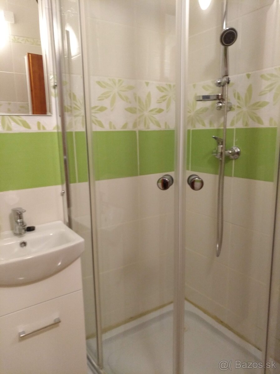 Dlhodobo prenajmem garsonku v Nitre na ulici Dlhá. - 4