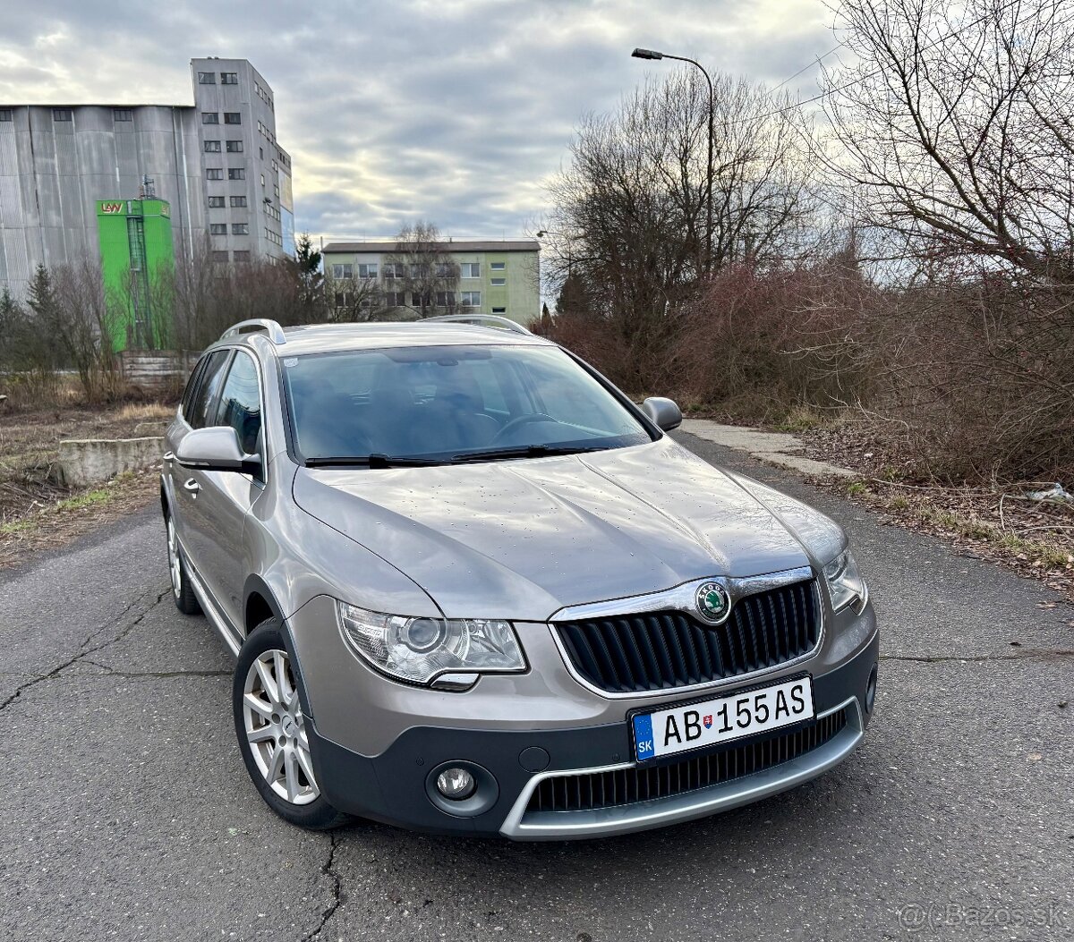 Škoda Superb Combi Scout 4x4 2.0 TDI 103kw DSG+ F1 2013 - 4