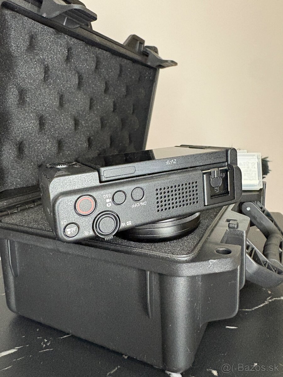 Predám SONY ZV 1F - 4