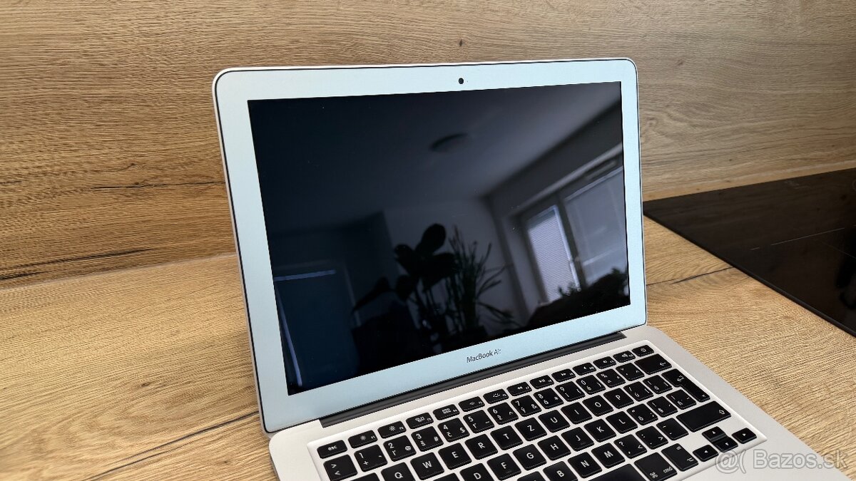Apple MacBook Air 13 Early 2015 - 4
