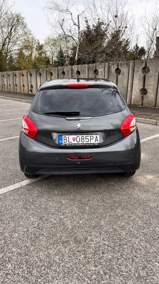 Peugeot 208 - 4