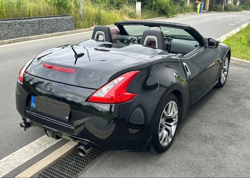Predám Nissan 370 Z, CABRIO - 4