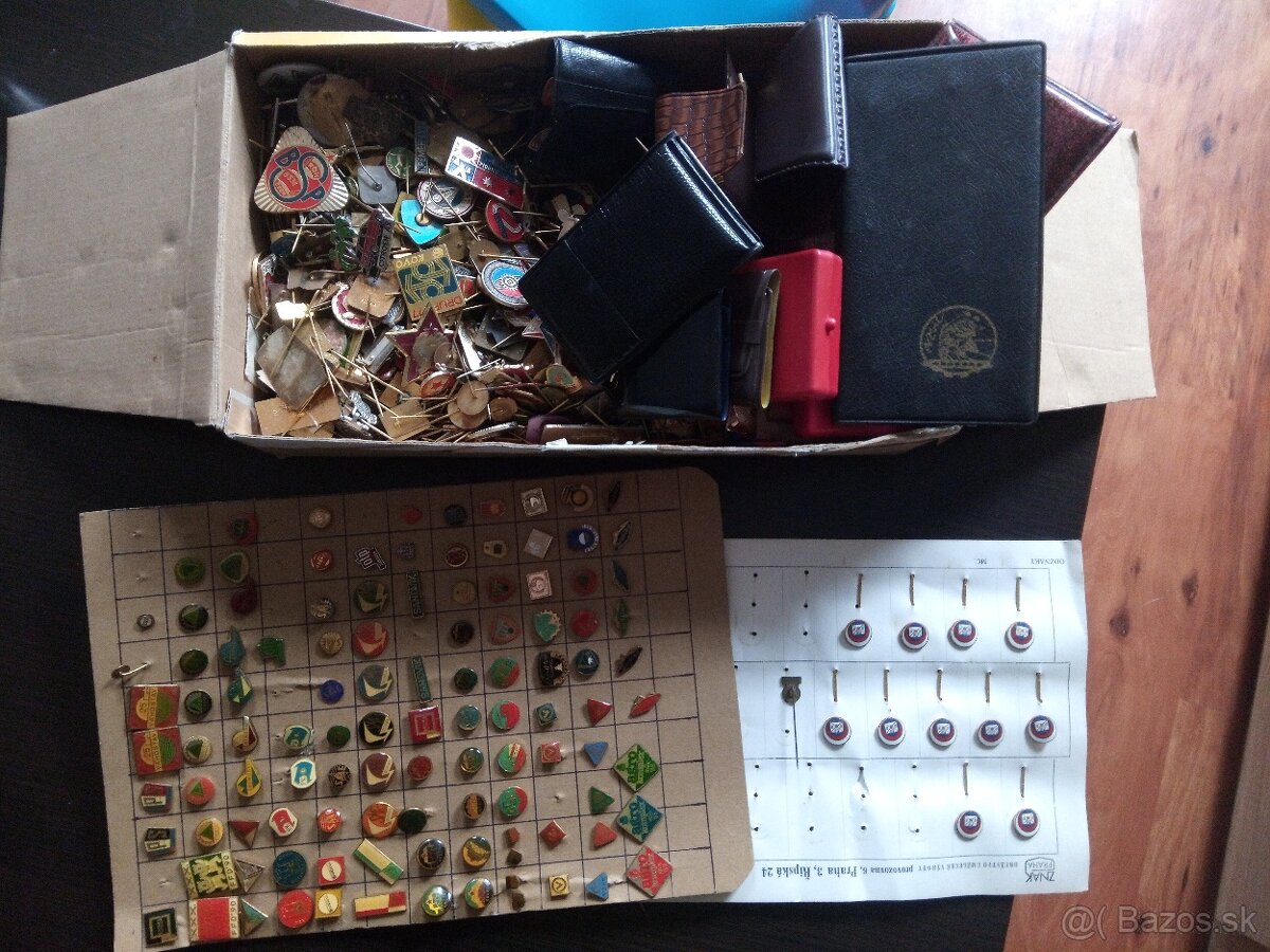 Odznaky plná krabica.Kadeco - 4