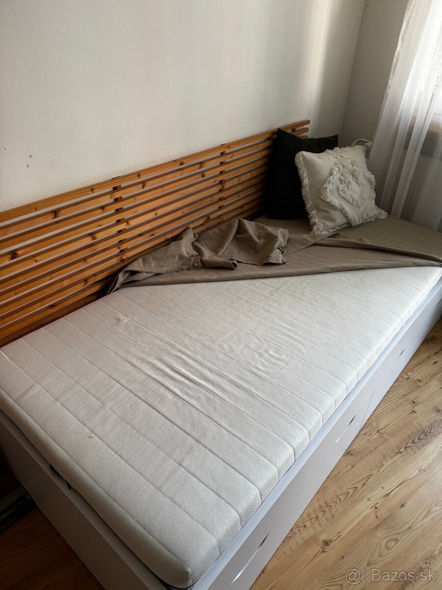 Posteľ s matracom - 4