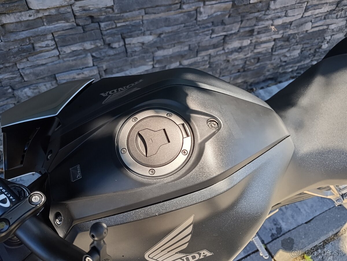 Honda CB125R- 5480km - 4