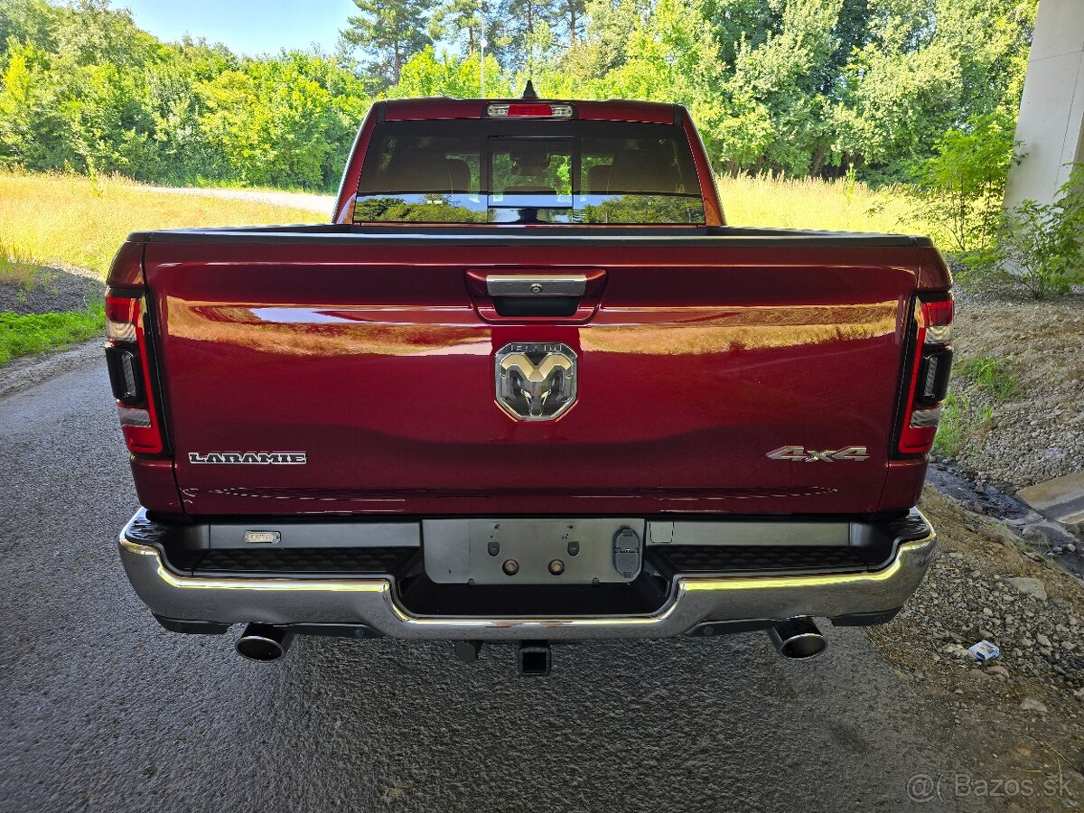Dodge Ram 1500, MAX VYBAVA, NEBOURANÉ, DPH, 4x4, 5,7 HEMI