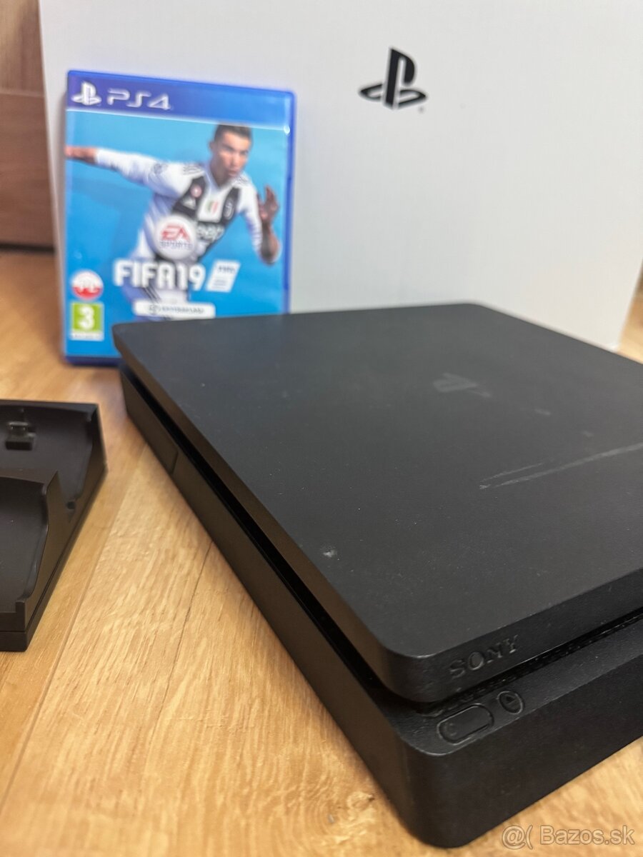 Playstation 4 slim 500gb + FIFA 19 - 4
