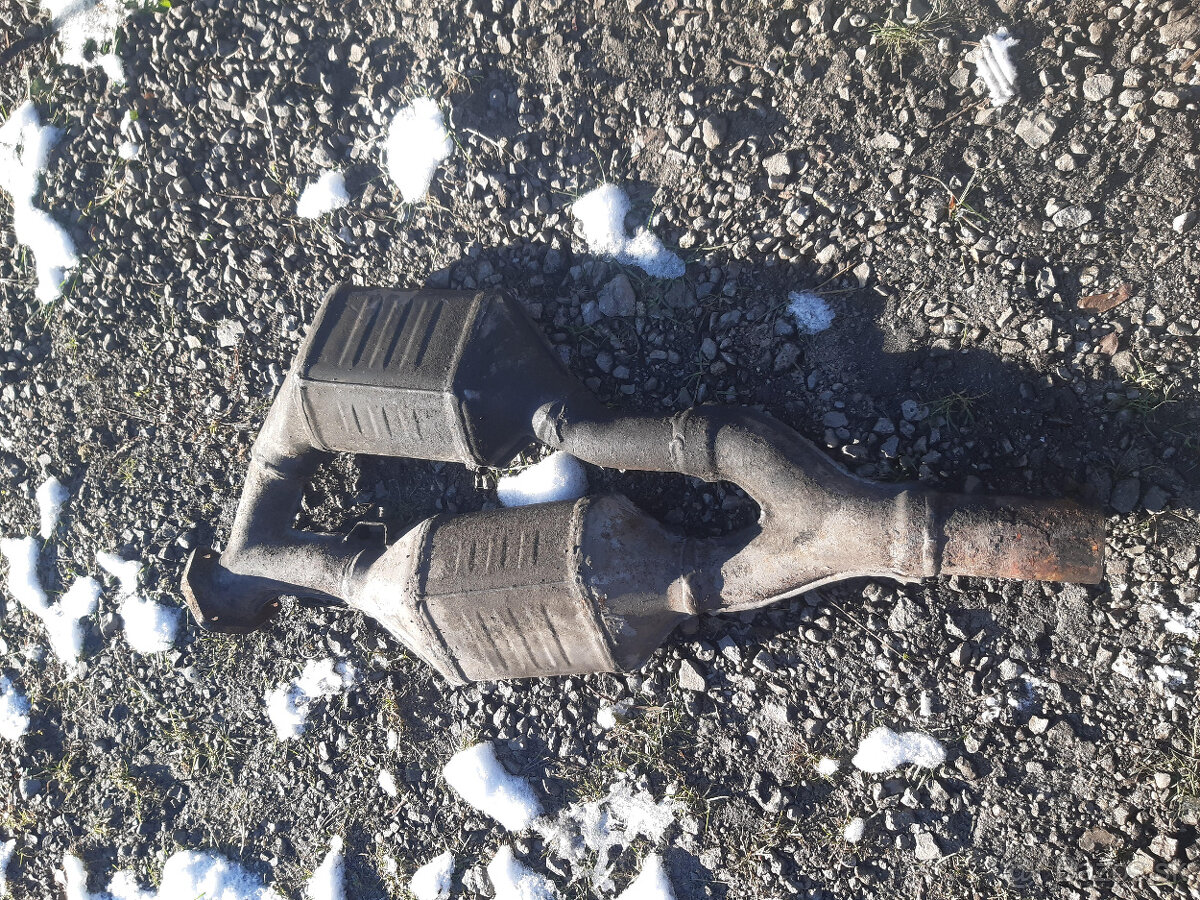 AUDI A8, S8 D2 - prodám výfuk + předkatalyzátory - 4