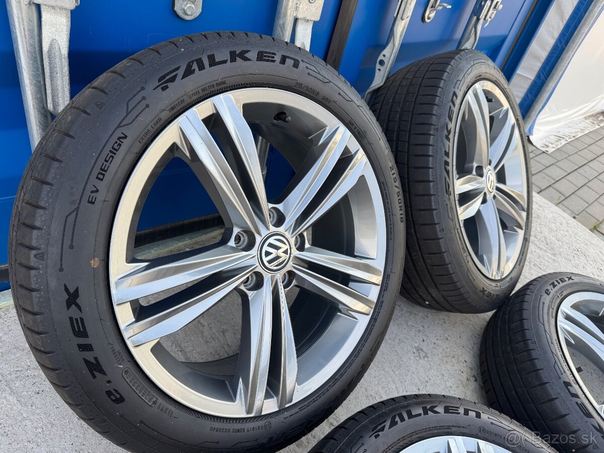 VW Sebring R-line R18 5x112 s letne pneu 215/50 R18 - 4
