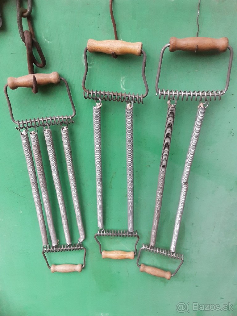 Spružiny ,remenice ,ložiská ,kolečká ,rozné priem . - 4