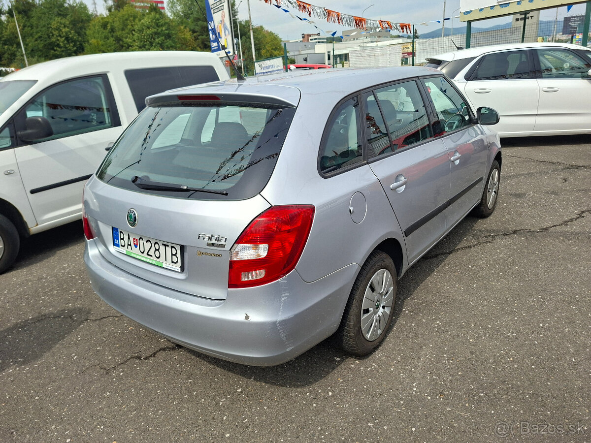 Škoda Fabia Combi 1.4 16V Ambiente - 4