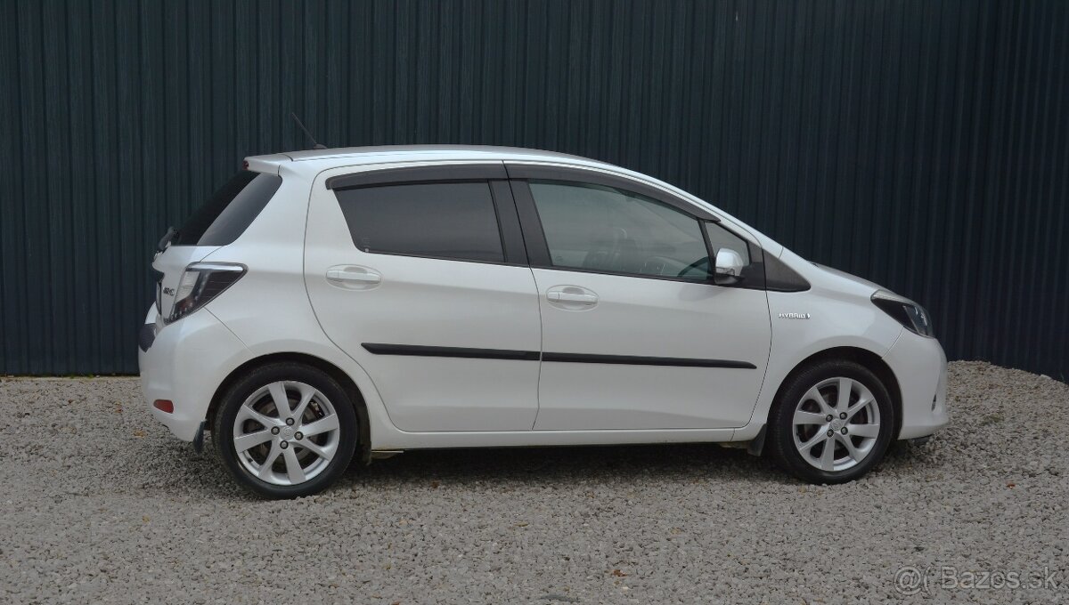 Toyota Yaris 1.5 Hybrid, Automat, SR voz, Nová Batéria - 4