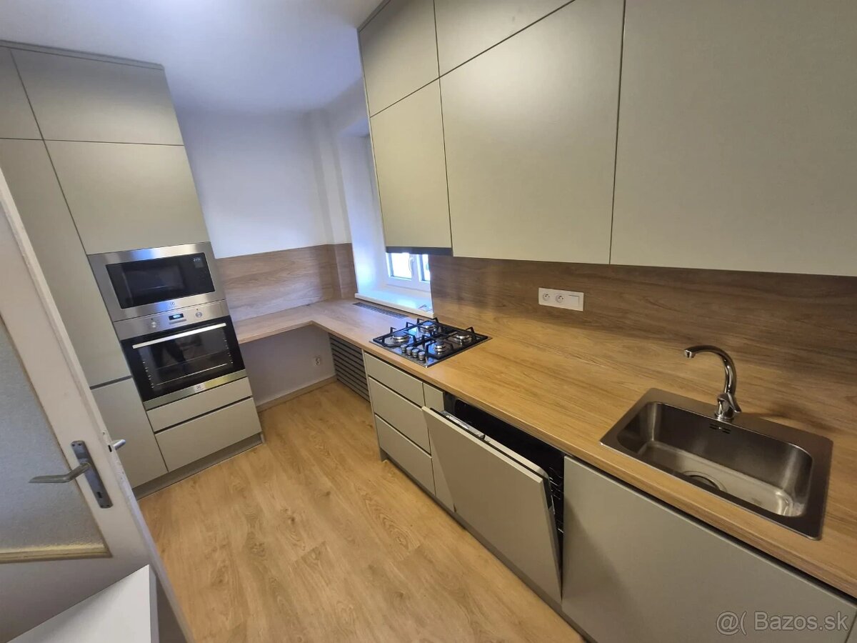 PRENÁJOM – priestranný 4iz byt v rodinnom dome - 4