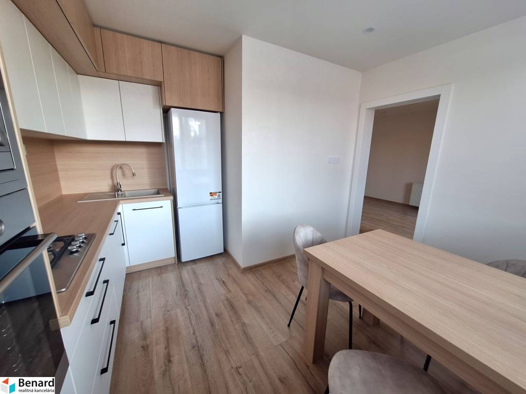 NOVOZREKONŠTRUOVANÝ 3 IZBOVÝ BYT,PREŠOV,UL.VOLGOGRADSKÁ - 4