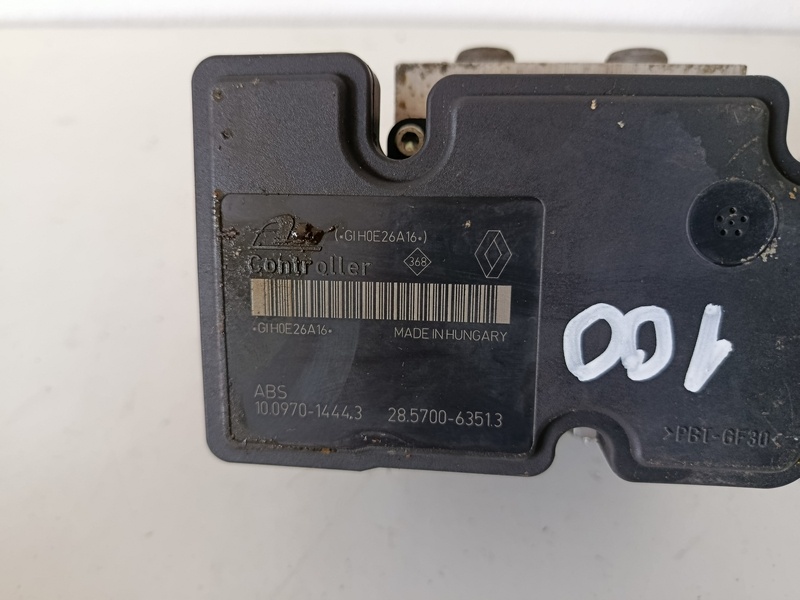 rj abs megane3 476606747r-a 100€ - 4