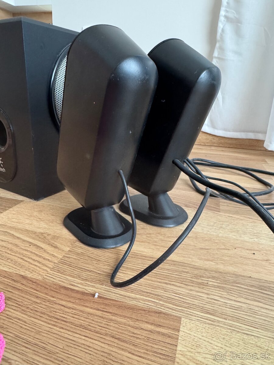 Predám repráky Logitech X-230 2+1 - 4