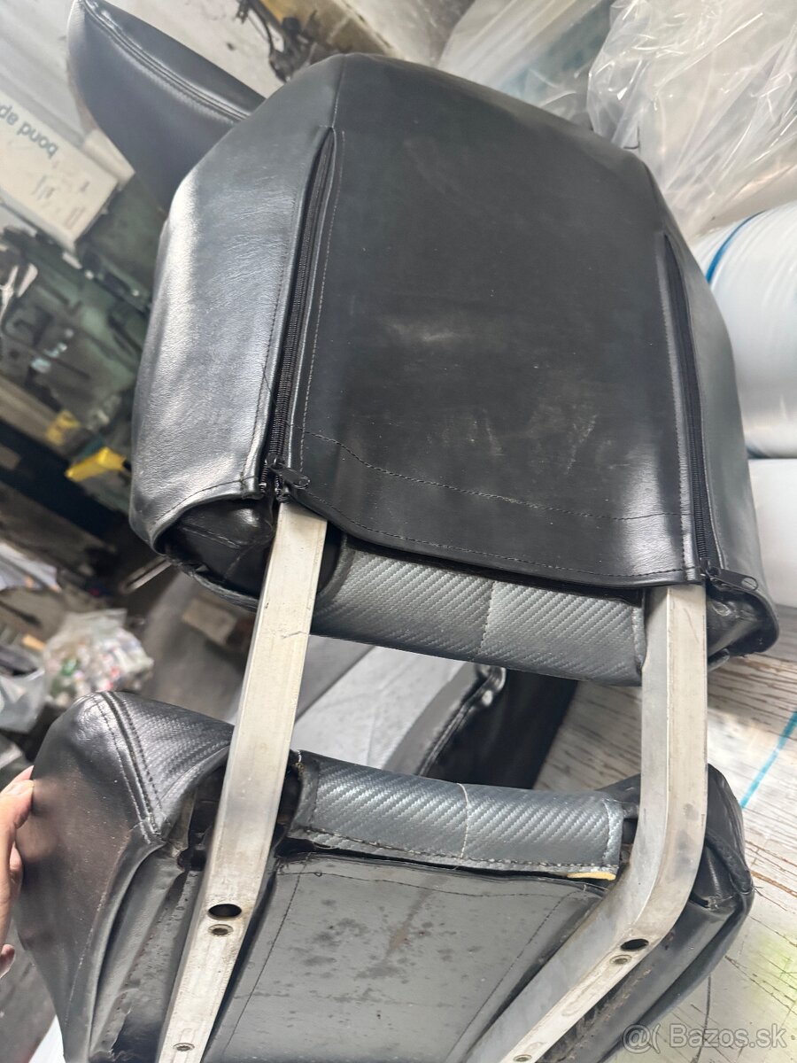 Sedačky na Polaris - 4