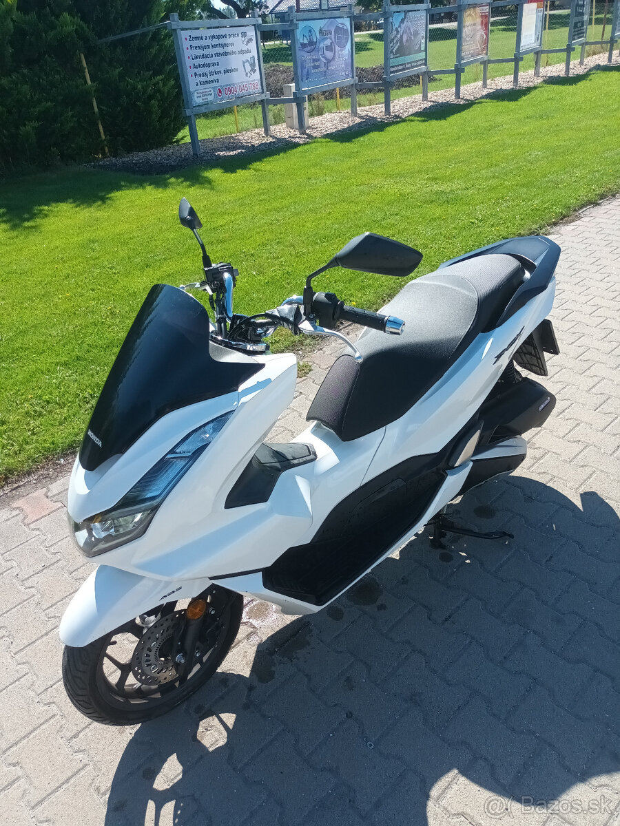 Predám Skúter HONDA PCX - 4