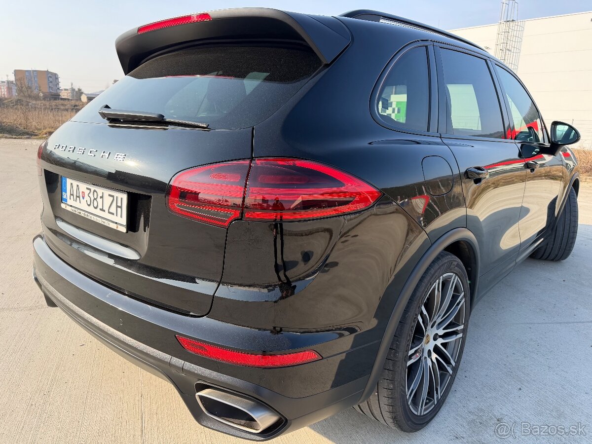 Porsche Cayenne - 4